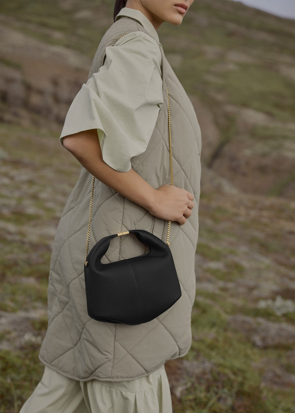 Handbag - Textured Black Chain
