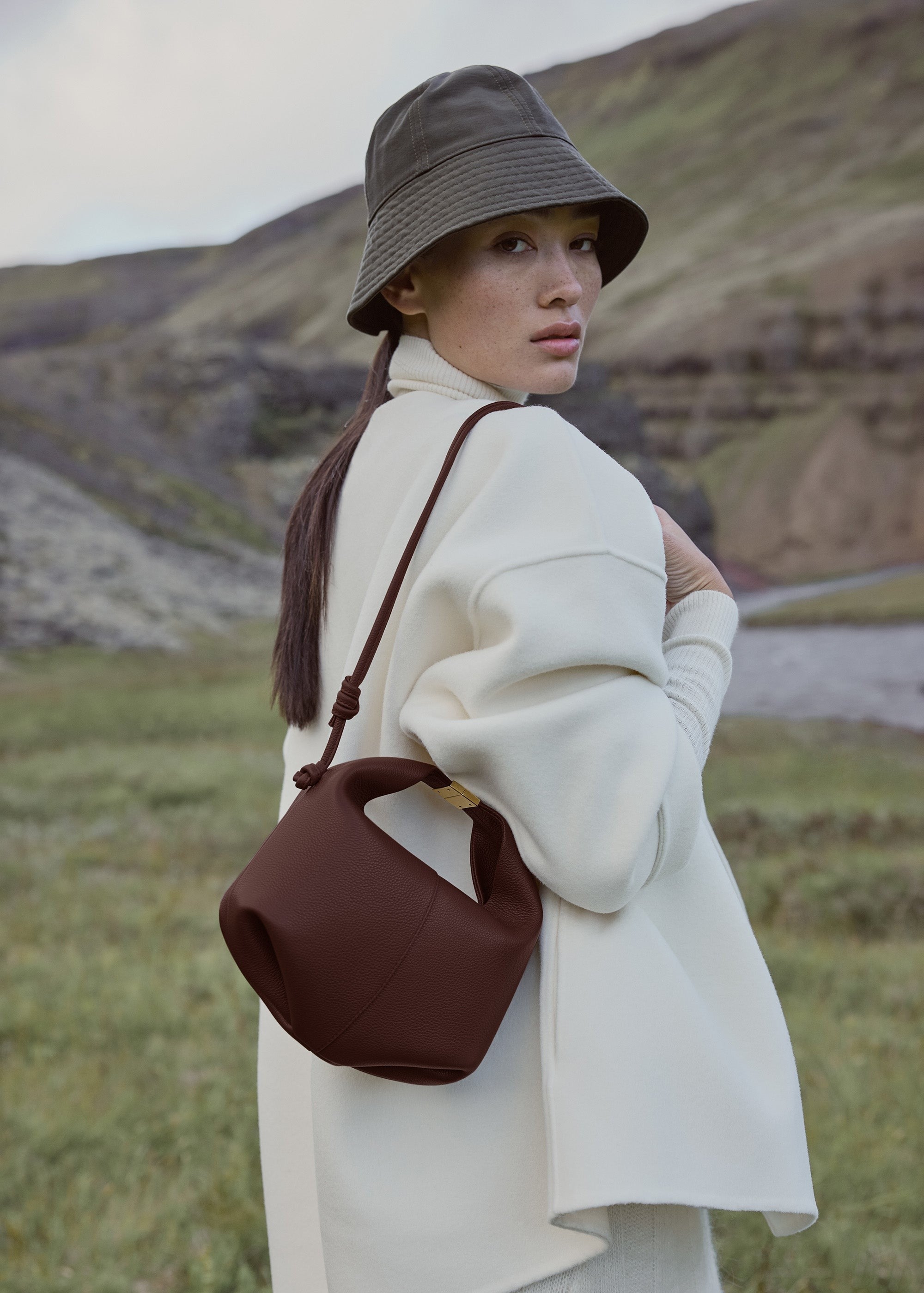 Handbag - Textured Sandalwood