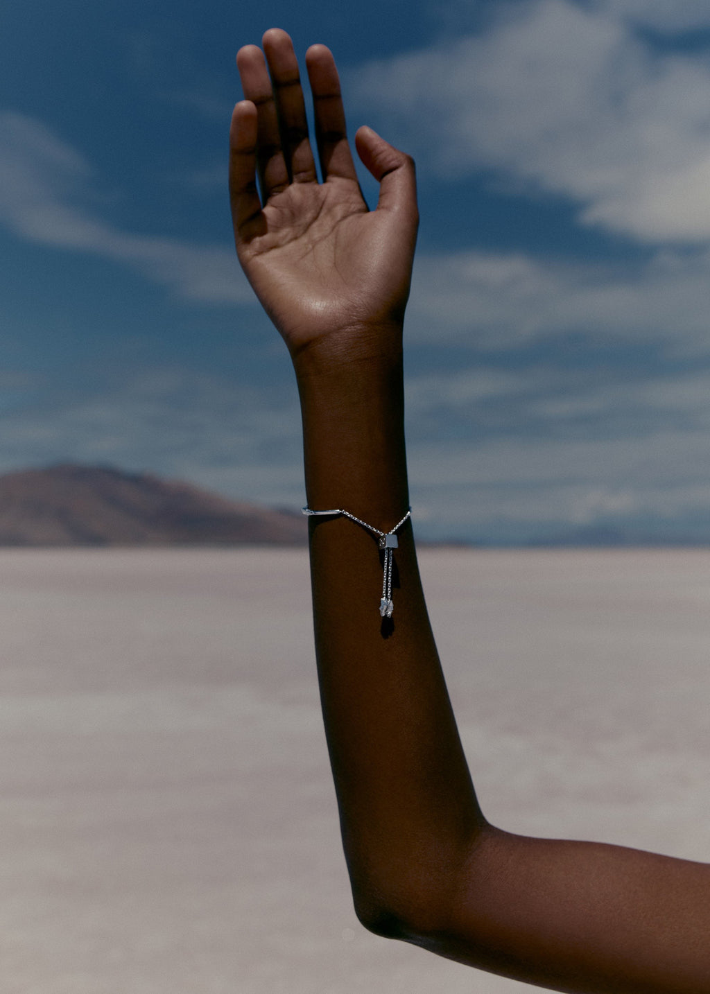 Bangle - Silver in rhodium plated brass