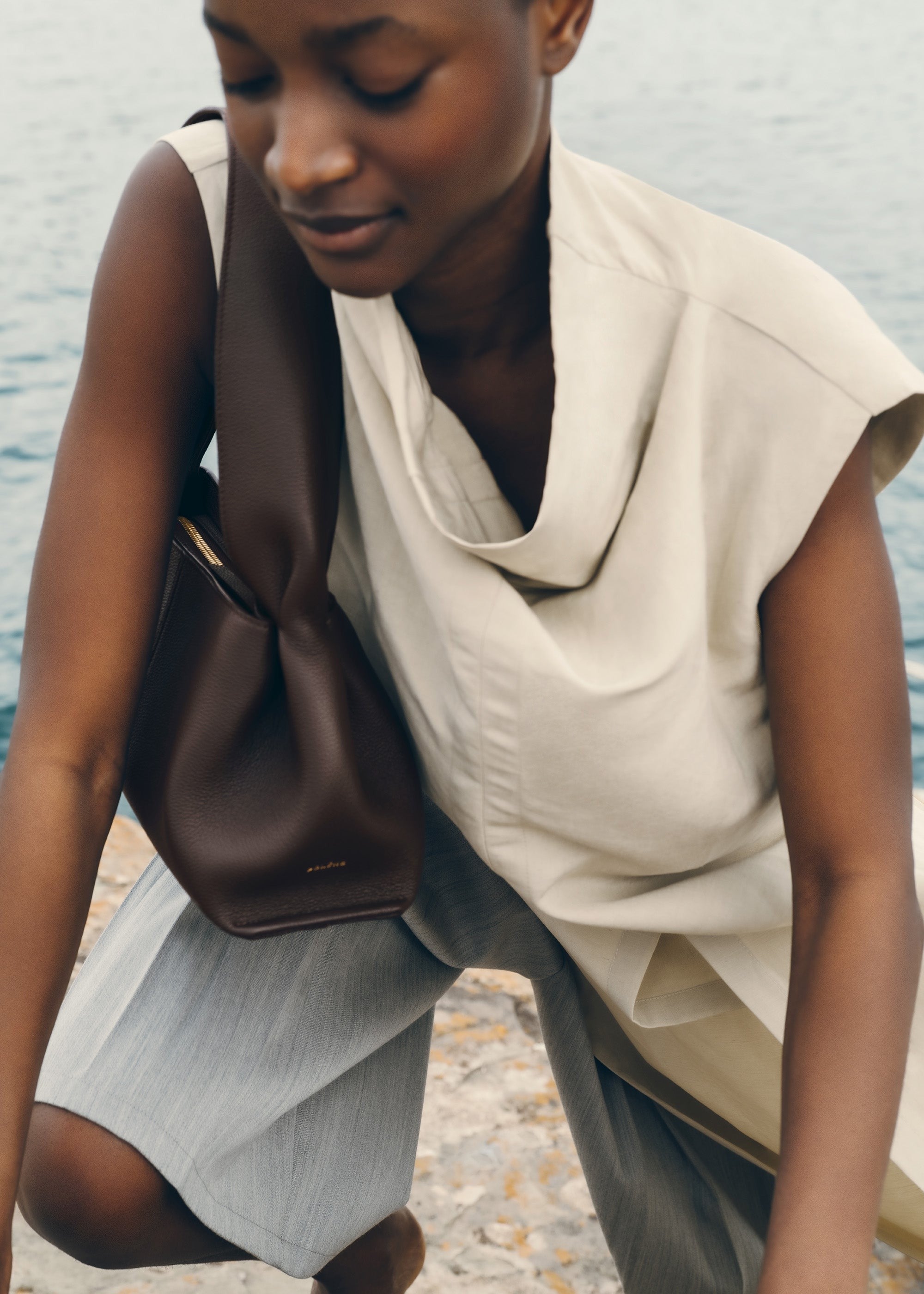 Handbag - Textured Ebony