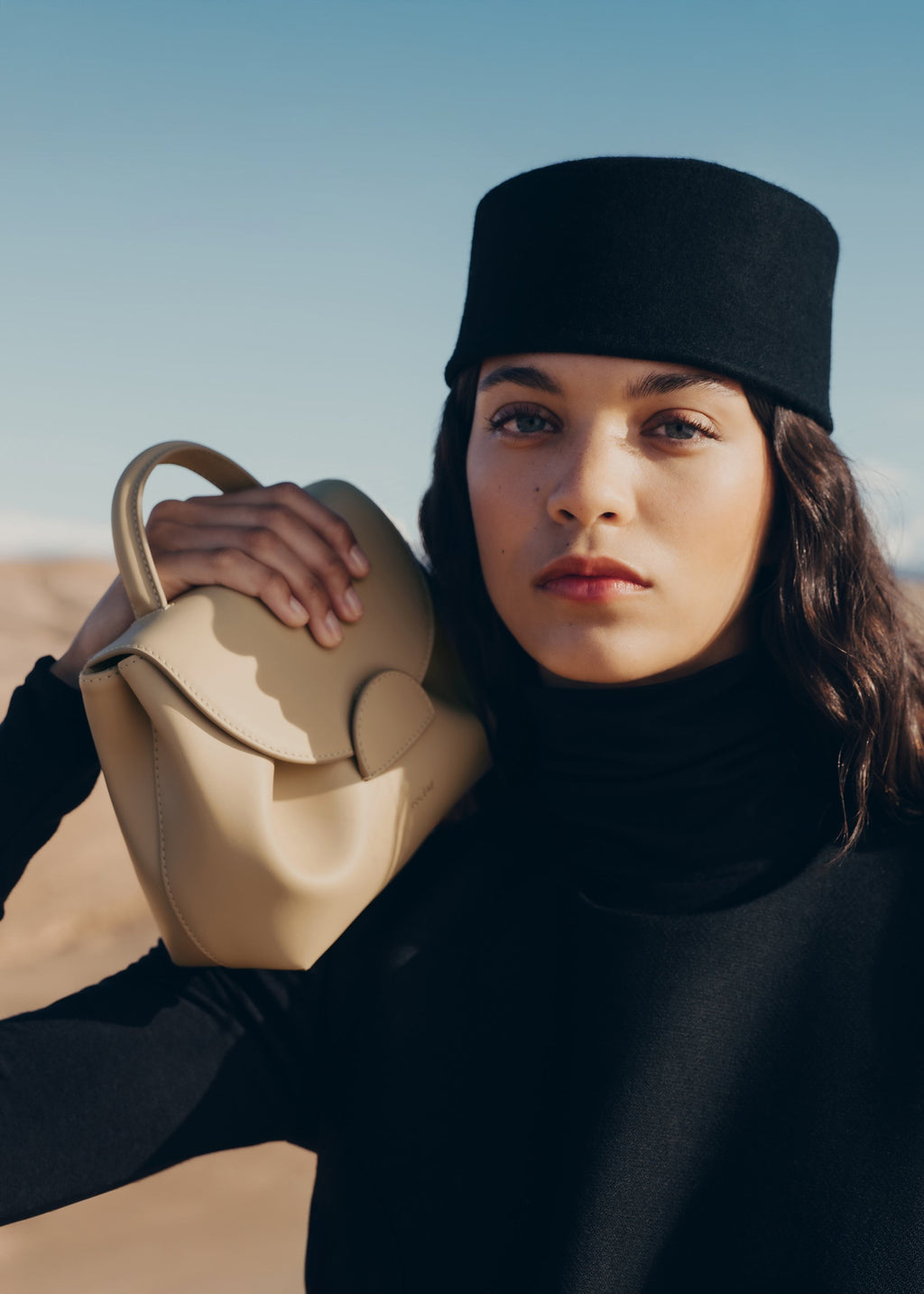 Nano Handbag - Smooth Sand