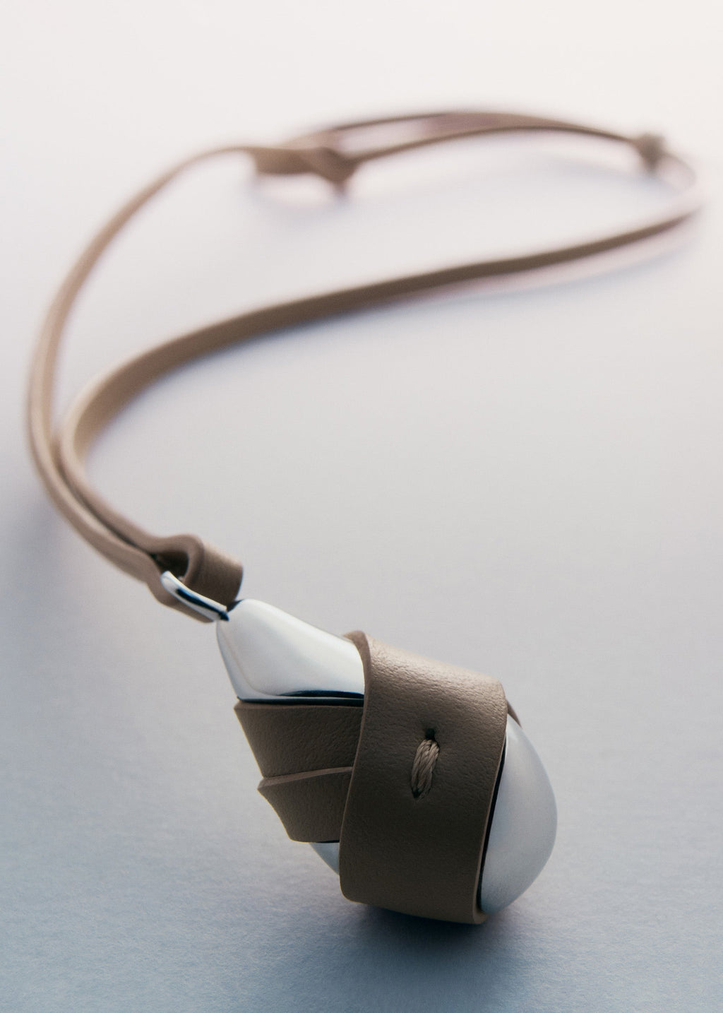Pendant - Silver in rhodium with Taupe Leather