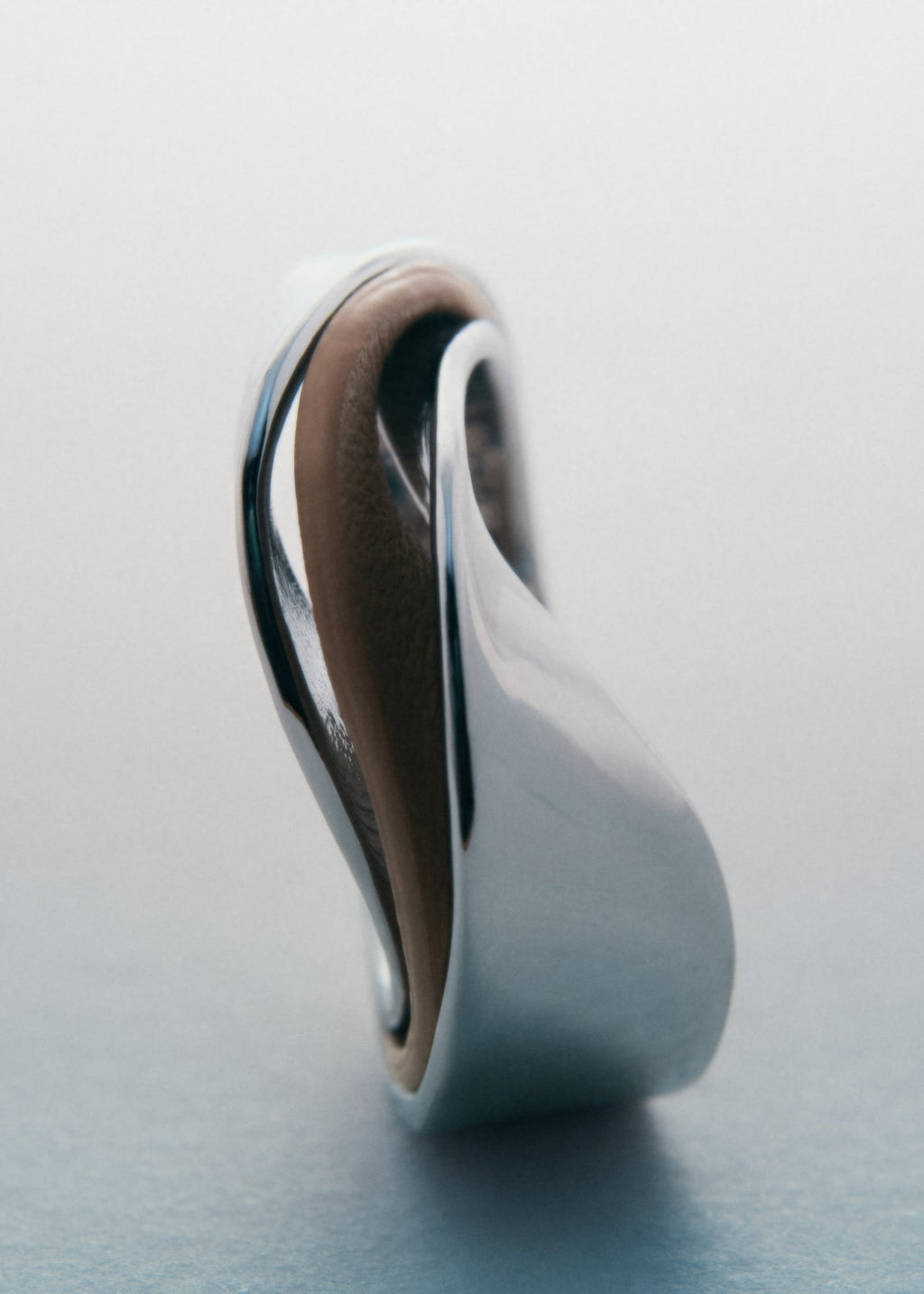 Ring - Silver in rhodium with Taupe Leather